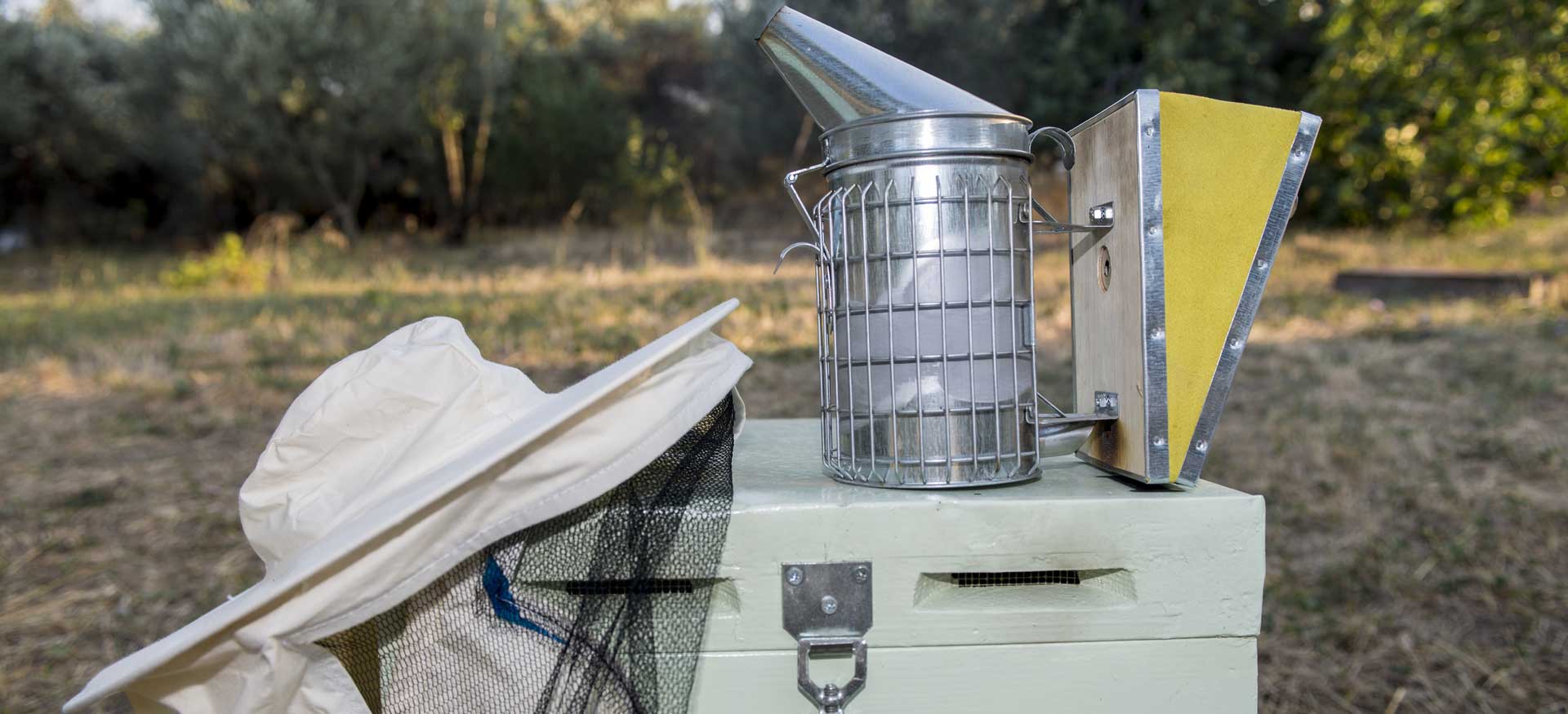 beekeeping-equipment